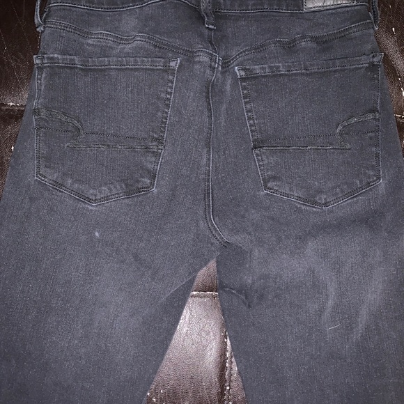 Black wash hi-wasted American eagle jeans - Picture 4 of 4